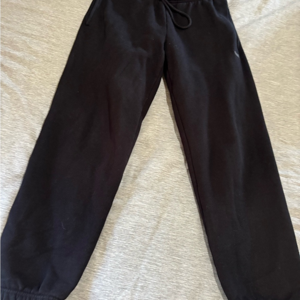 Women’s Aritzia TNA Black Cozy Sweatfleece Boyfriend Fit size XS